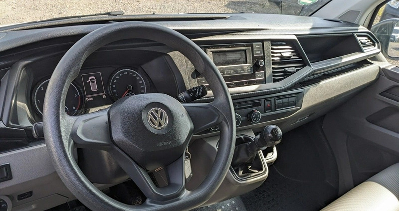 Volkswagen Caravelle cena 119999 przebieg: 52000, rok produkcji 2020 z Ozimek małe 106